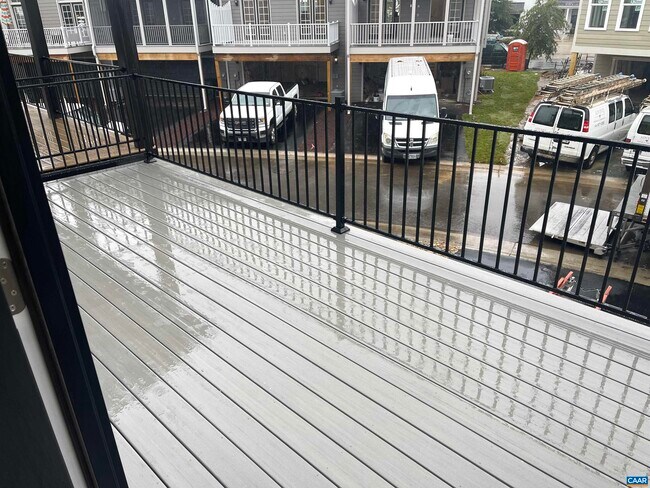 Building Photo - 5178 Golf Dr