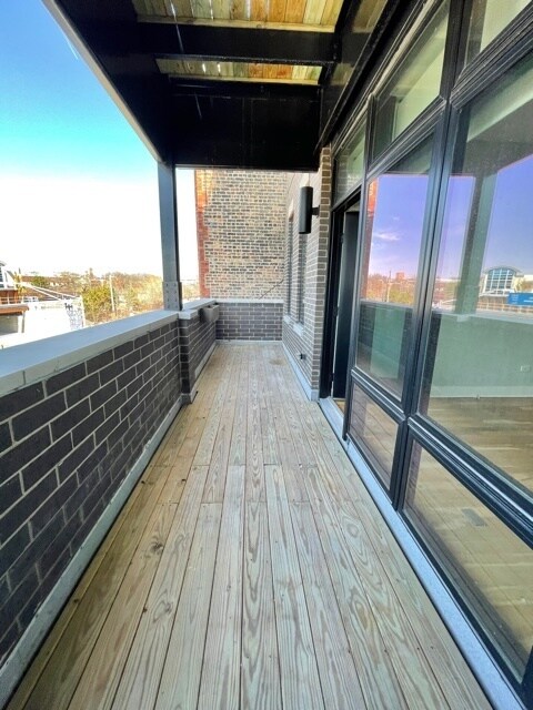 Building Photo - 4555 N Ravenswood Ave