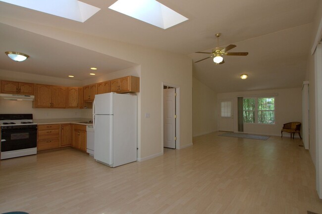 Building Photo - 4-Bedroom 2-Bath Home near Downtown Champa...