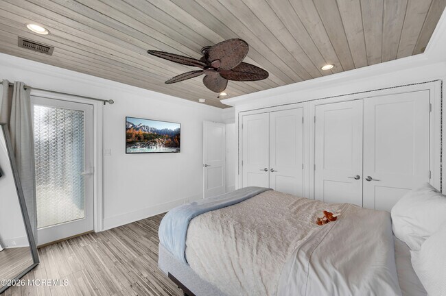Building Photo - 18 Culebra Ave