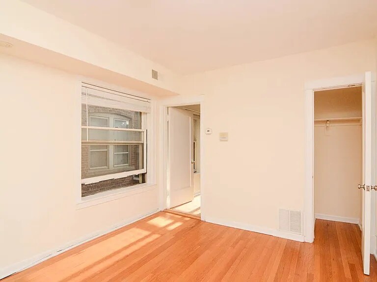 Building Photo - 2650 N Saint Louis Ave