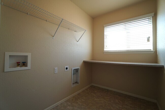 Building Photo - 4922 Haiti Way