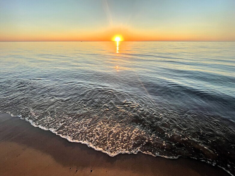 Building Photo - 230 Oak St