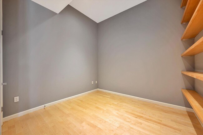 Building Photo - Prime Location Condo in Noe Valley - Please Contact for Showing Availability!