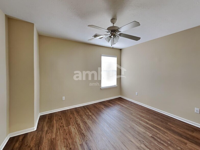 Building Photo - 15834 Little Miss Creek Dr