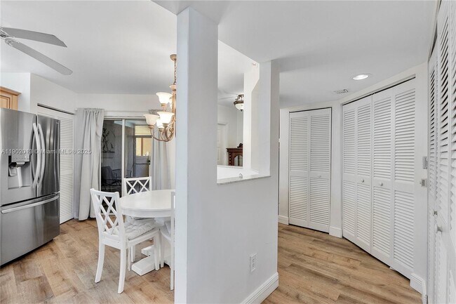 Building Photo - 9599 Weldon Cir