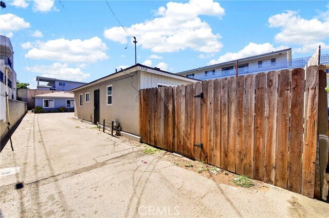 Building Photo - 13719 Yukon Ave