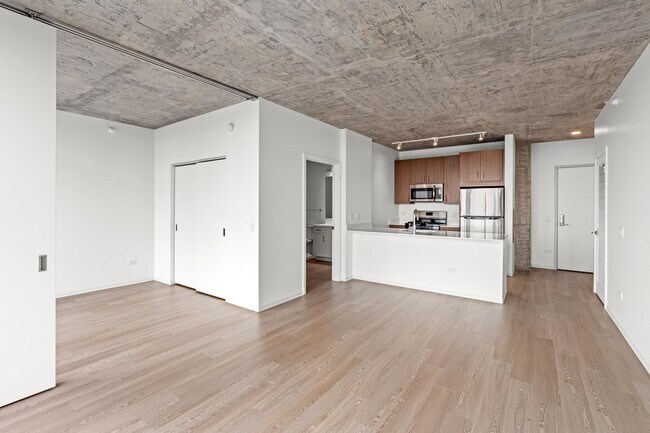 Building Photo - 1406 S Wabash Ave