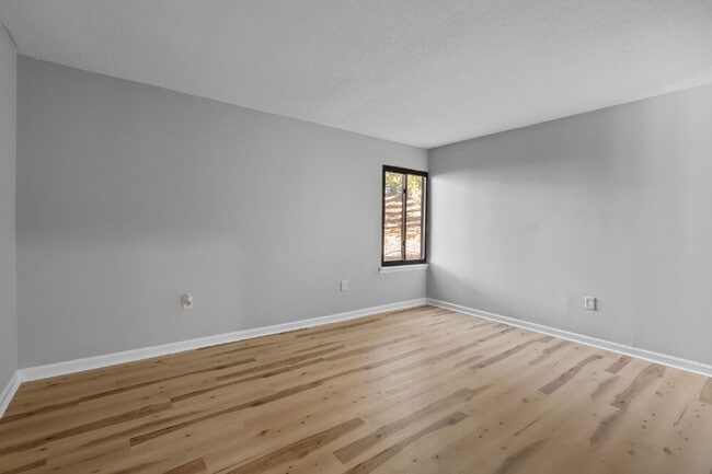 Building Photo - 500 Umstead Dr