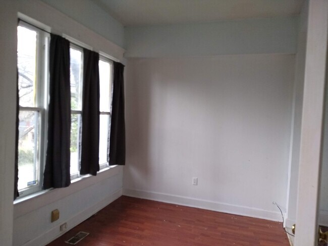 Front Bedroom - 1422 13th Pl S