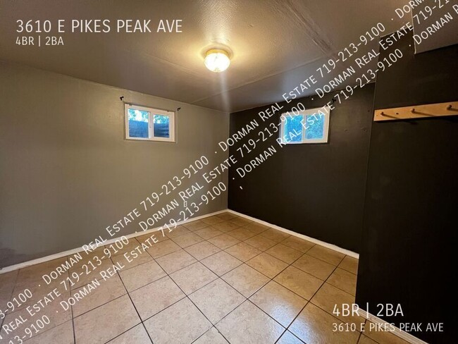 Building Photo - 3610 E Pikes Peak Ave