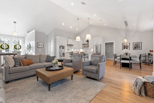 Building Photo - 57 Old Brook Rd