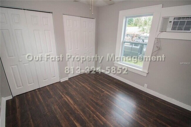 Building Photo - 226 SW Lincoln Cir N