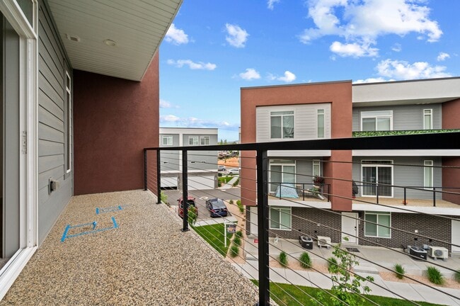 Building Photo - 651 S 450 E