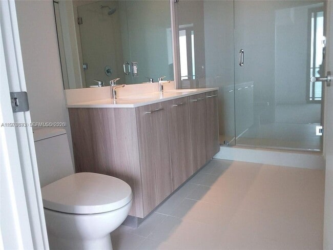 Building Photo - 501 NE 31st St