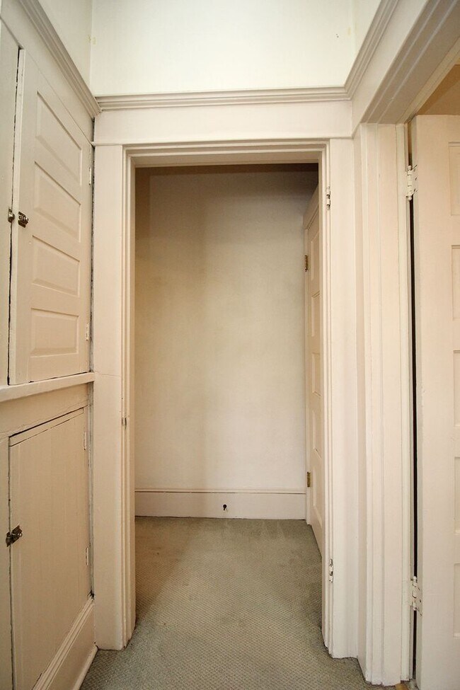 Building Photo - 3628-3634 SE Milwaukie Ave