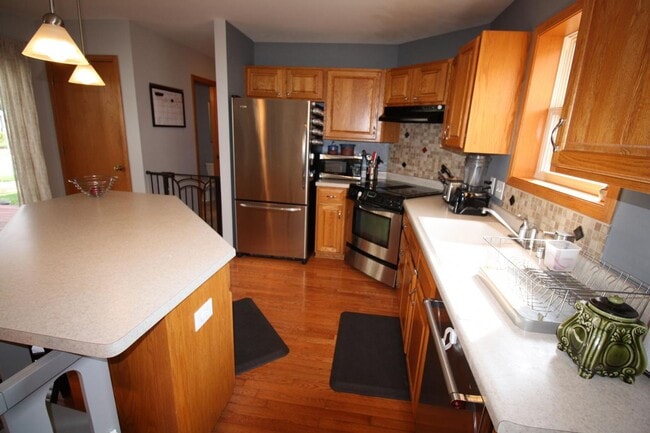 Building Photo - 801 Carina Ln