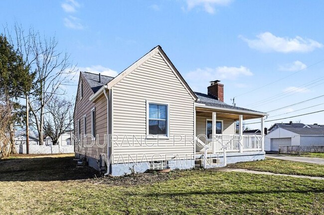 Building Photo - 2710 Hazel Ave