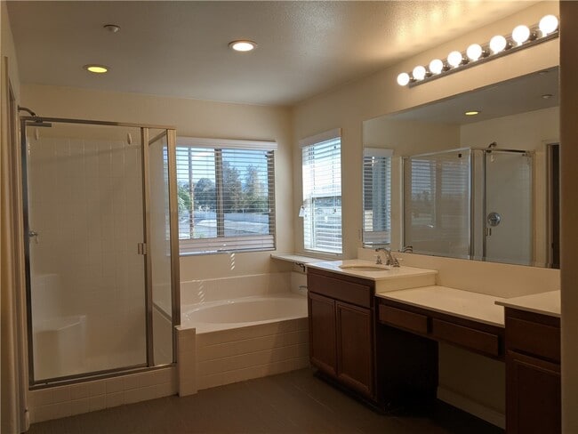 Building Photo - 7635 Bear Creek Dr