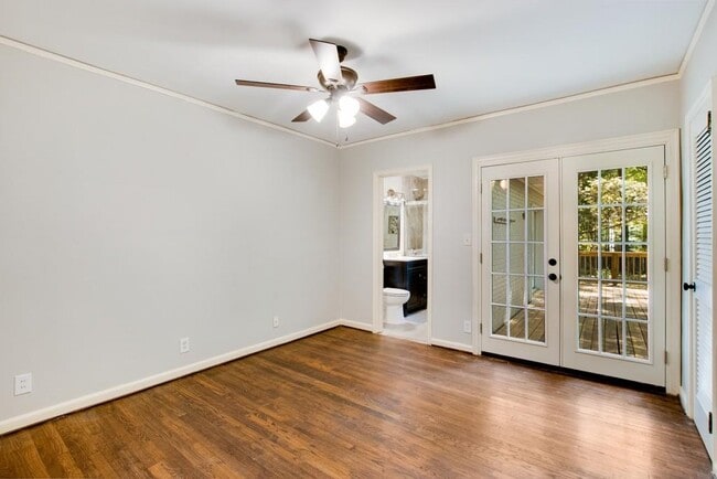 Building Photo - 1243 Spring Valley Ln NE