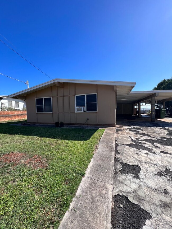 Primary Photo - Amazing 3 Bedroom 2.5 Bath * Lanai * AC