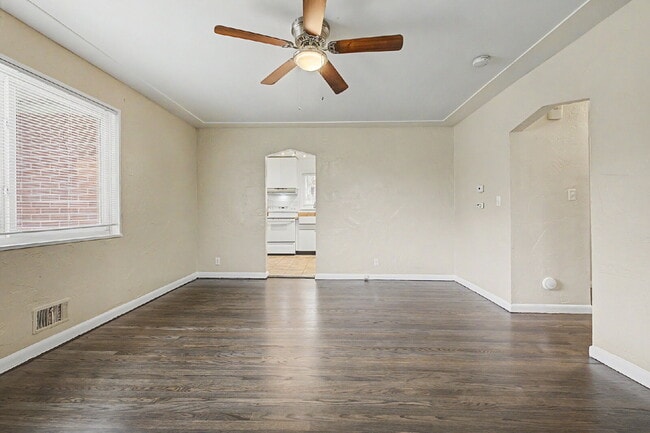 Building Photo - "Charming 3-Bedroom Duplex Retreat on Chester Street, Aurora – Cozy 1206 Sq Ft Home Awaiting Your...
