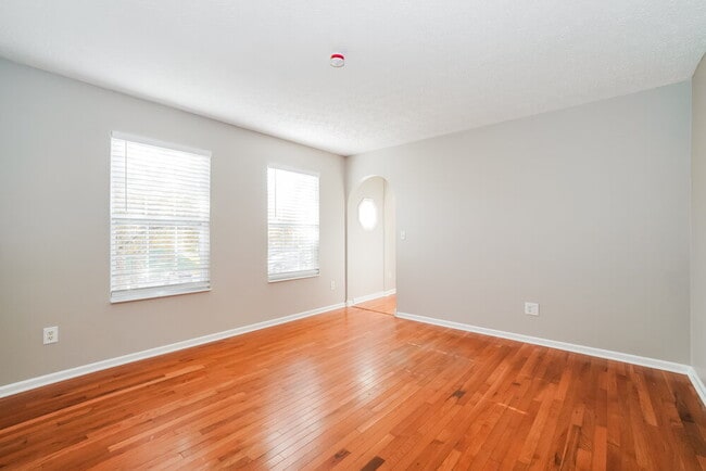 Building Photo - 5086 Sand Ct