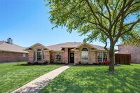 Building Photo - 1408 Woodmont Dr