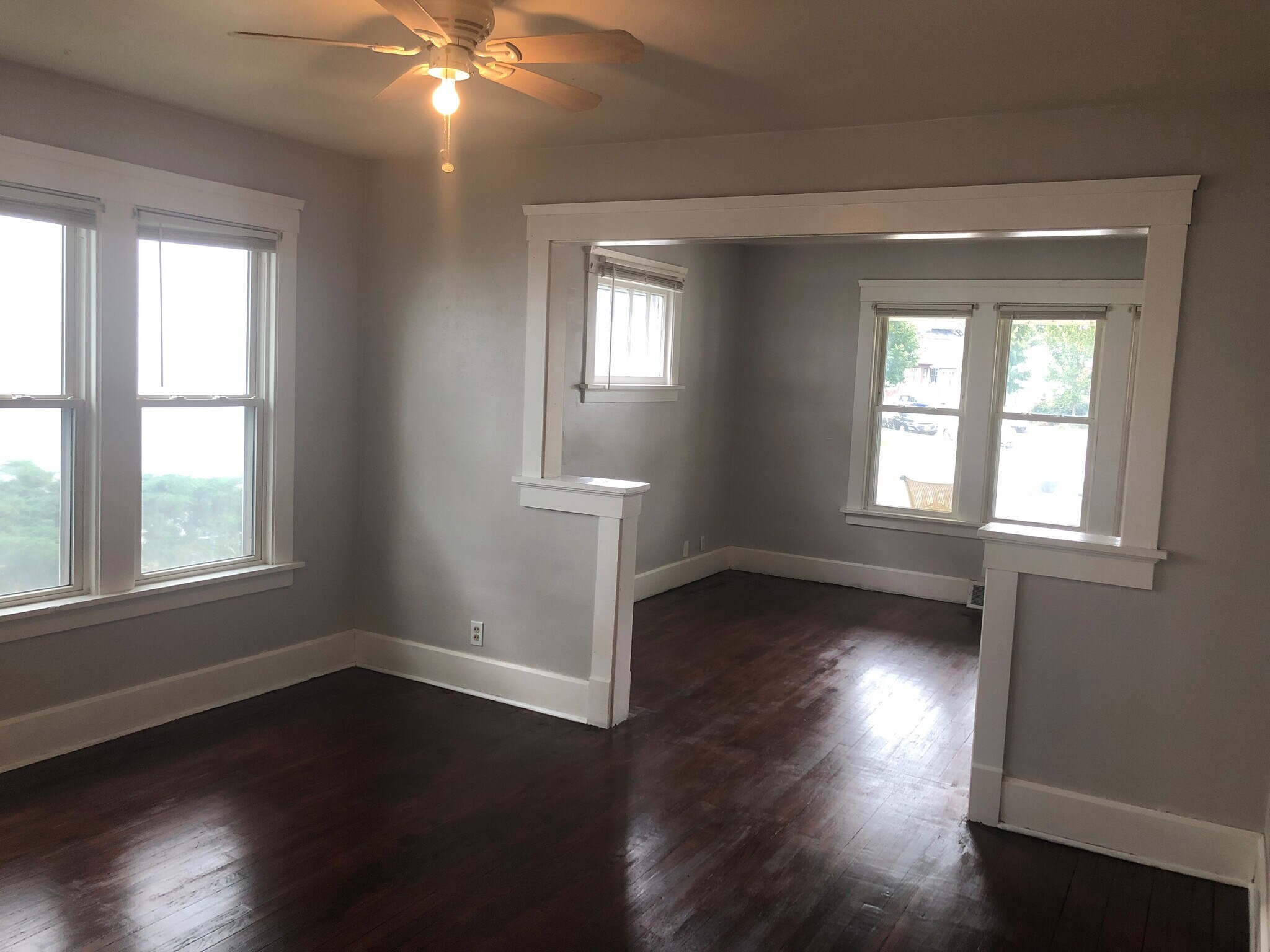 Building Photo - 703 Chicago St