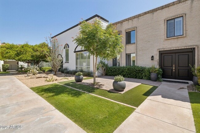 Building Photo - 7694 E Minnezona Ave