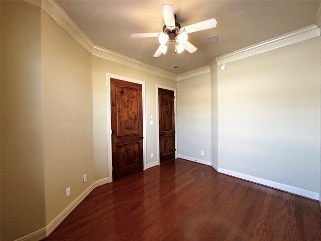 Building Photo - 617 Constellation Blvd