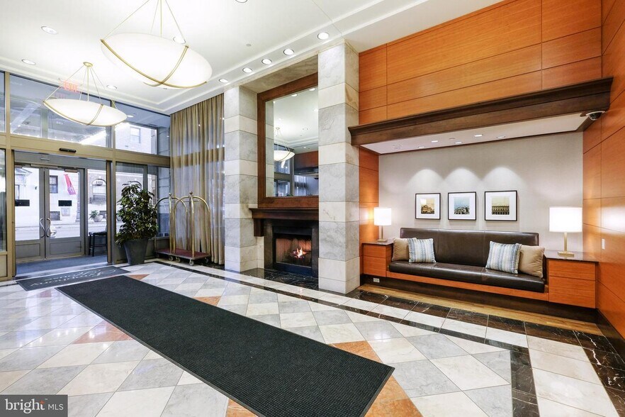 Building Photo - 440 S Broad St