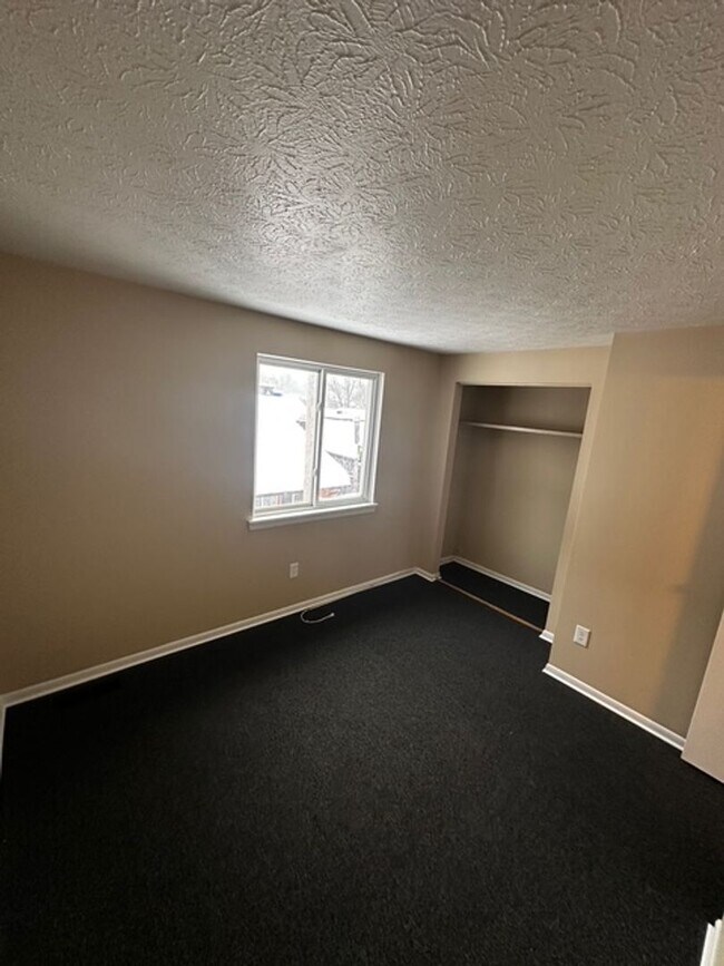 Building Photo - 1694 St Paul St