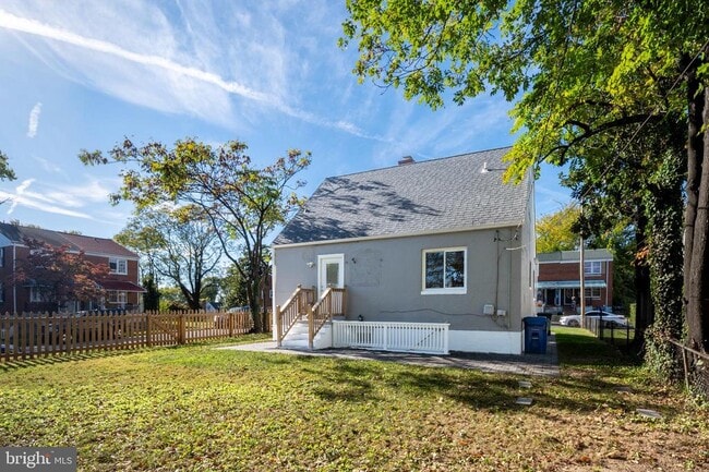 Building Photo - 4621 Greenhill Ave