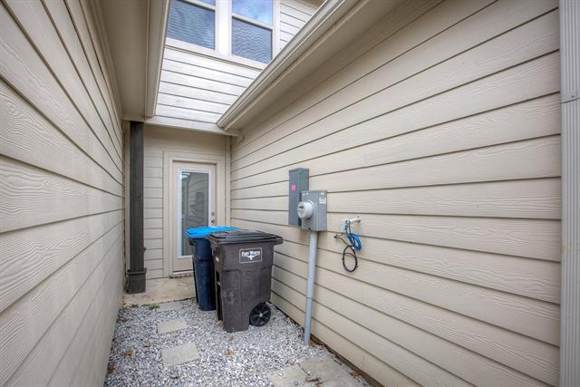 Building Photo - 424 Milverton Dr