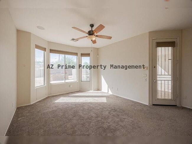 Building Photo - 2419 W Darrow St