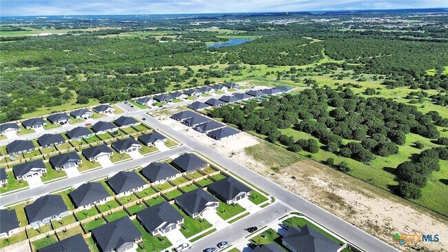 Building Photo - 902 Cherry Laurel Ln