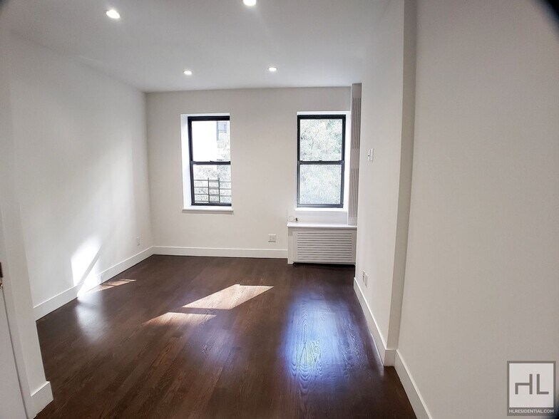 Building Photo - EAST 49 STREET