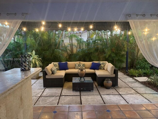 Building Photo - 10841 SW 67th Dr