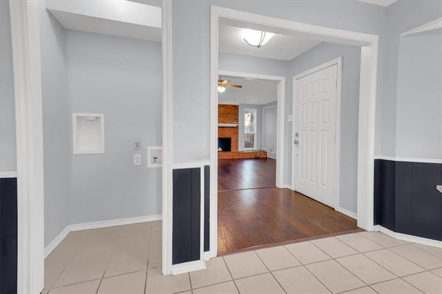 Building Photo - 2039 Avignon Dr