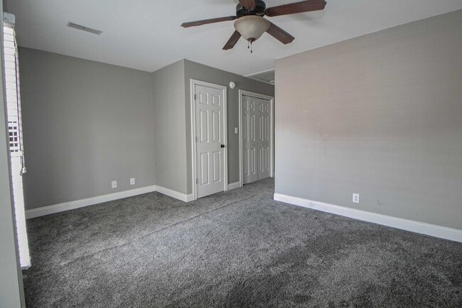 Building Photo - 607 Anderson Dr