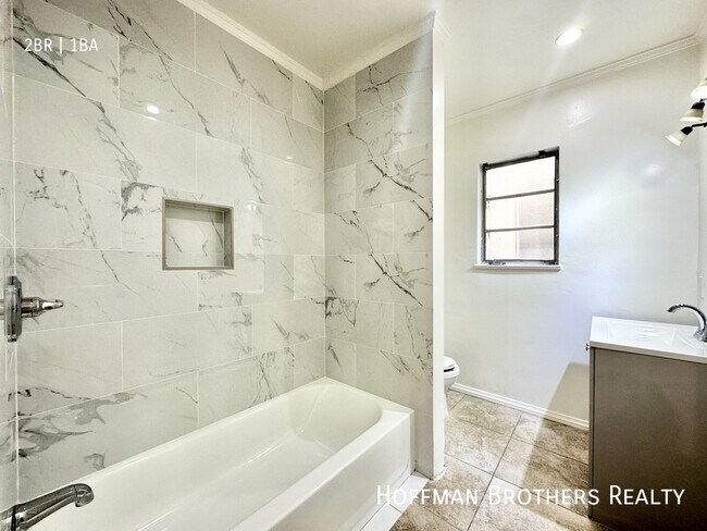 Building Photo - 1207 S La Cienega Blvd