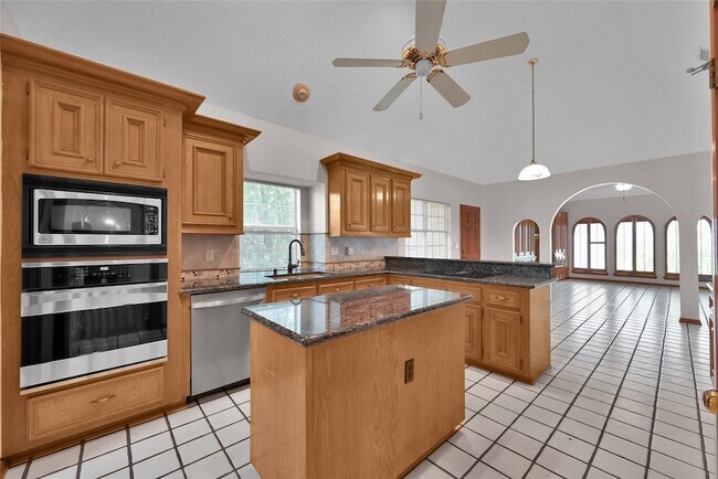 Building Photo - 1803 Quiet Country Ct