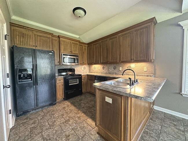 Building Photo - 4024 Glen Laurel Dr N