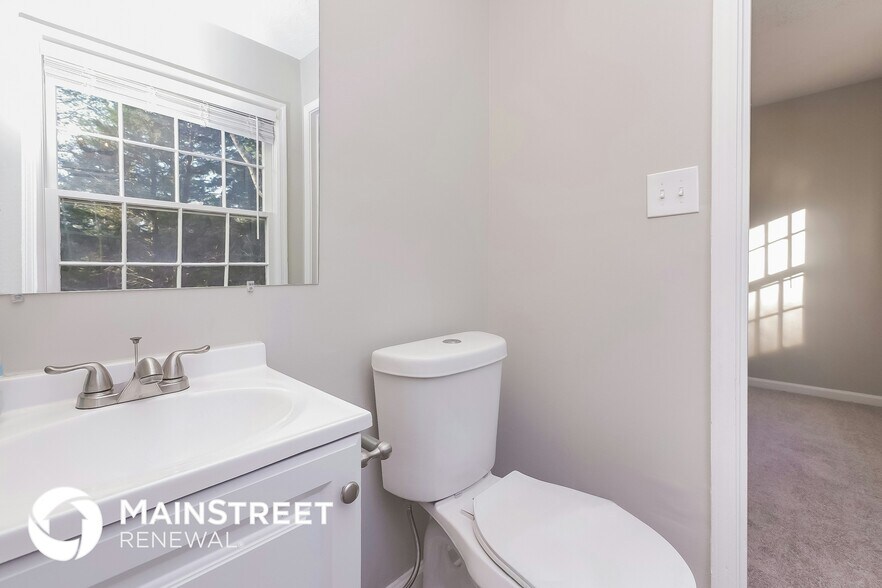 Building Photo - 2826 Bretton Dr