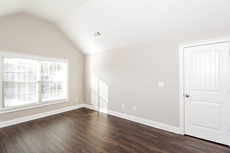 Building Photo - 125 Cleburne Pl