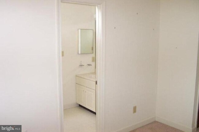 Building Photo - 9405 Locust Hill Rd