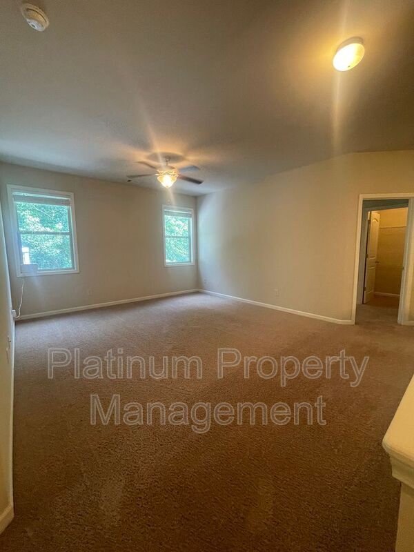 Building Photo - 7350 Silk Tree Pointe