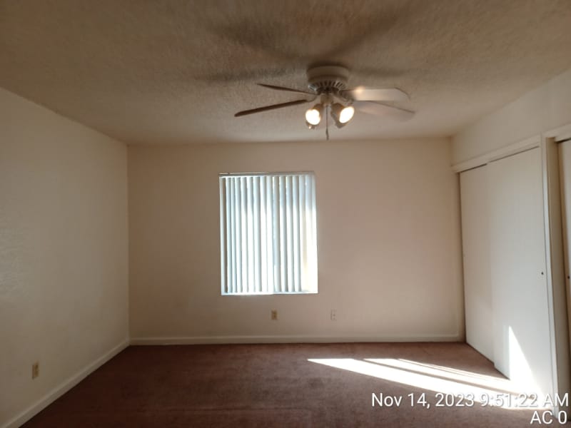 Building Photo - 202 W Dakota Ave