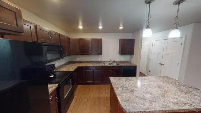 Primary Photo - 4011 29th St SE